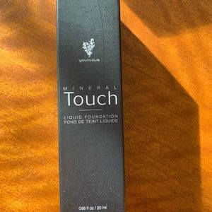 Younique stick foundation- Velour